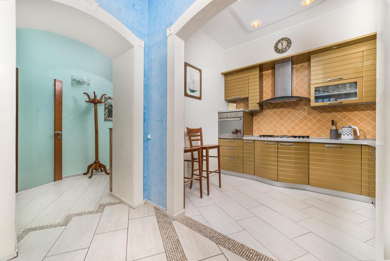 Classical Deribasivska 3-Bedrooms Apartment 敖德萨 外观 照片