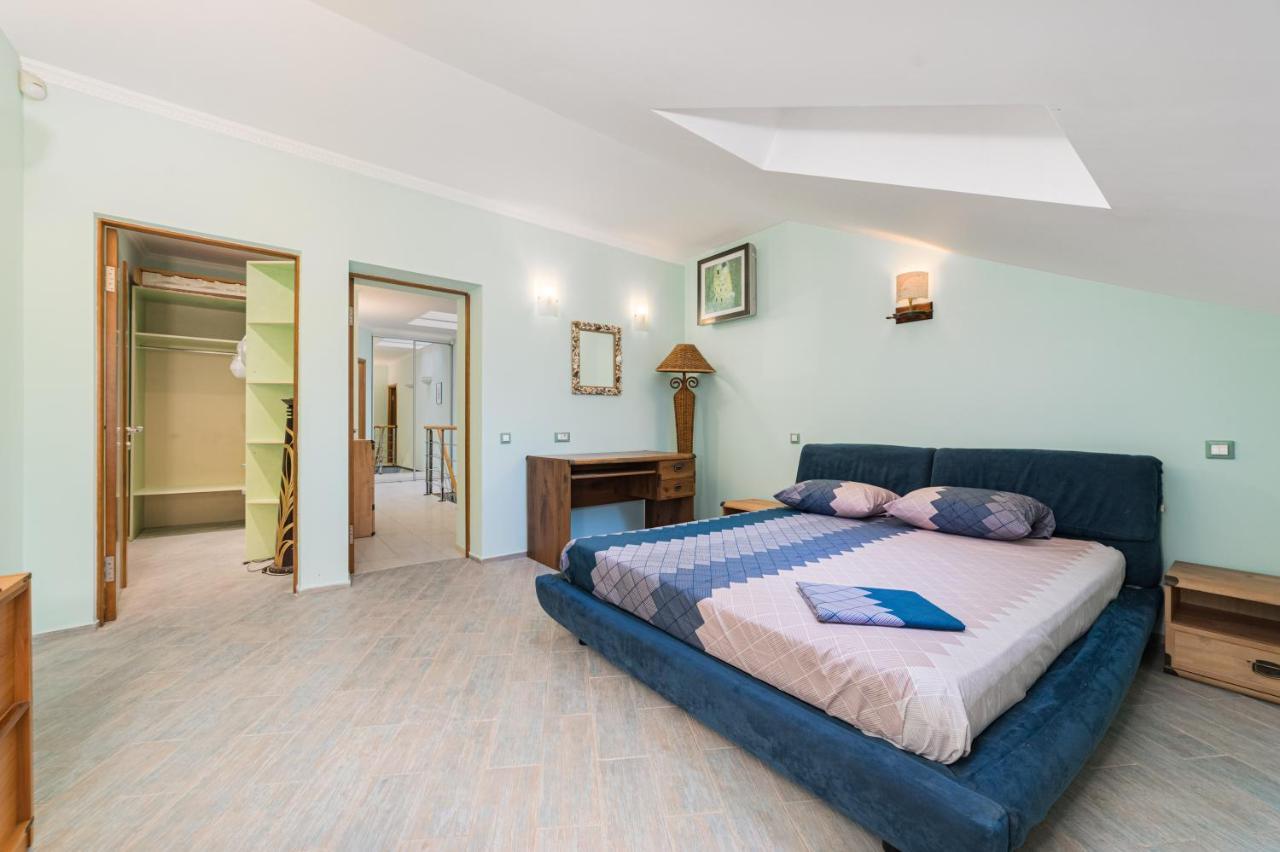 Classical Deribasivska 3-Bedrooms Apartment 敖德萨 外观 照片